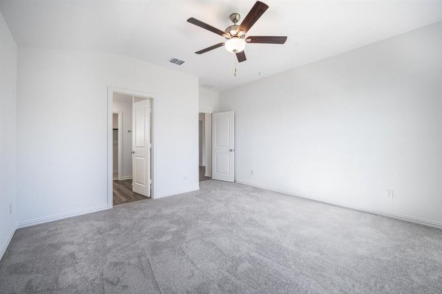 Spacious, unfurnished interior of a new home in River Ridge, Crandall (Image 13). Spacious, unfurnished interior of a new home in River Ridge, Crandall (Image 13).