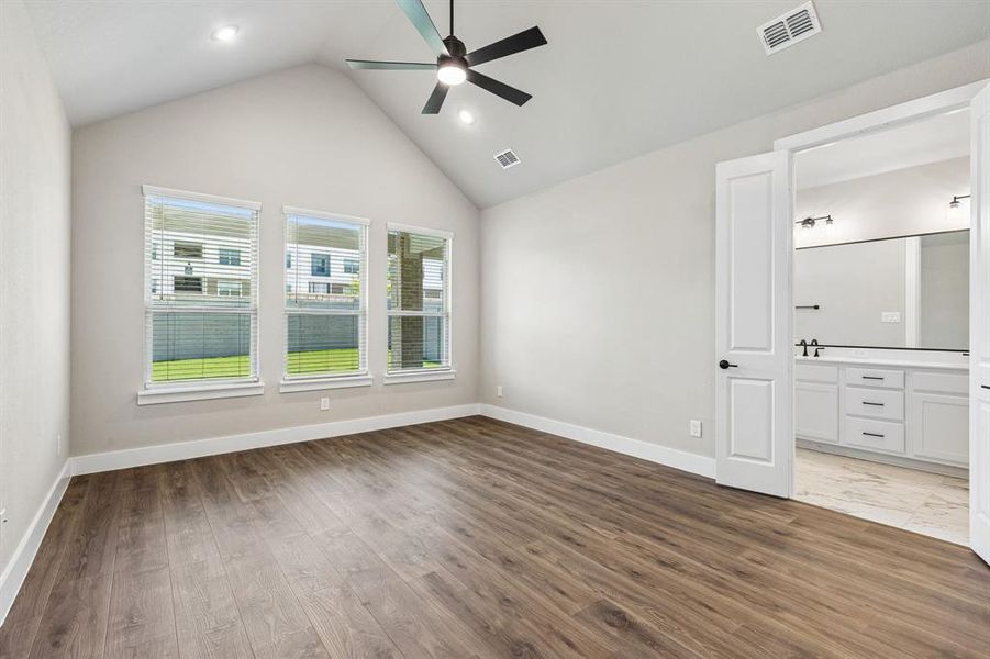 Spacious, unfurnished interior of a new home in Painted Tree Woodland West, McKinney (Image 18).