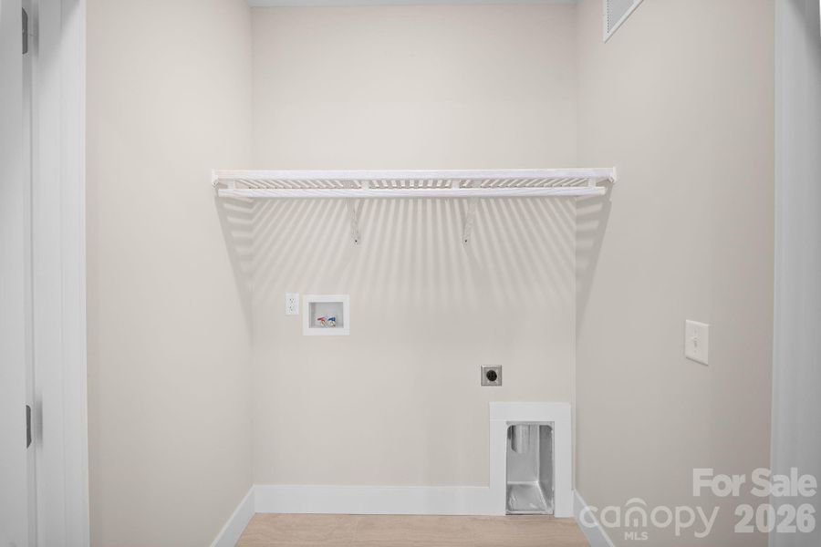 Spacious, unfurnished interior of a new home in , Asheville (Image 23).