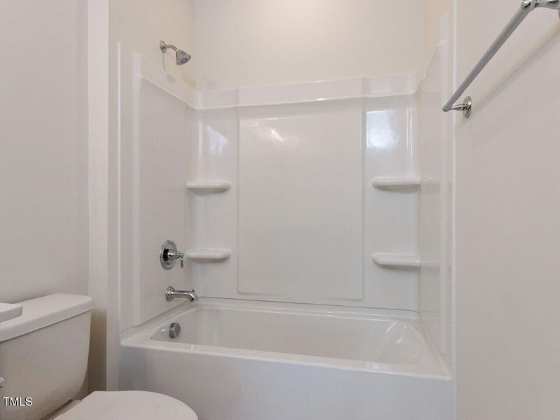 031-1280x960-bathroom