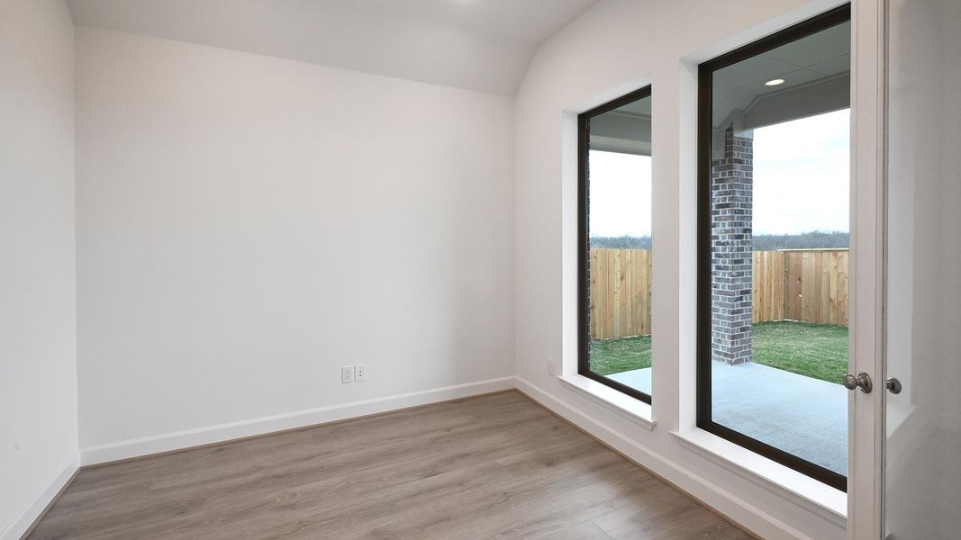 Spacious, unfurnished interior of a new home in Crosswinds, Kyle (Image 18).