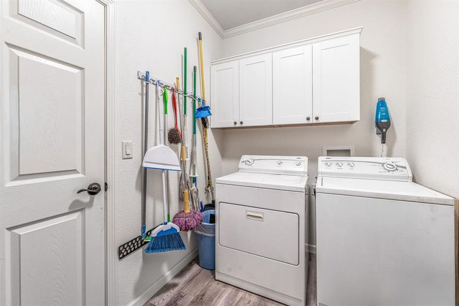 Furnished interior view inside a new home in , Comanche (Image 6).