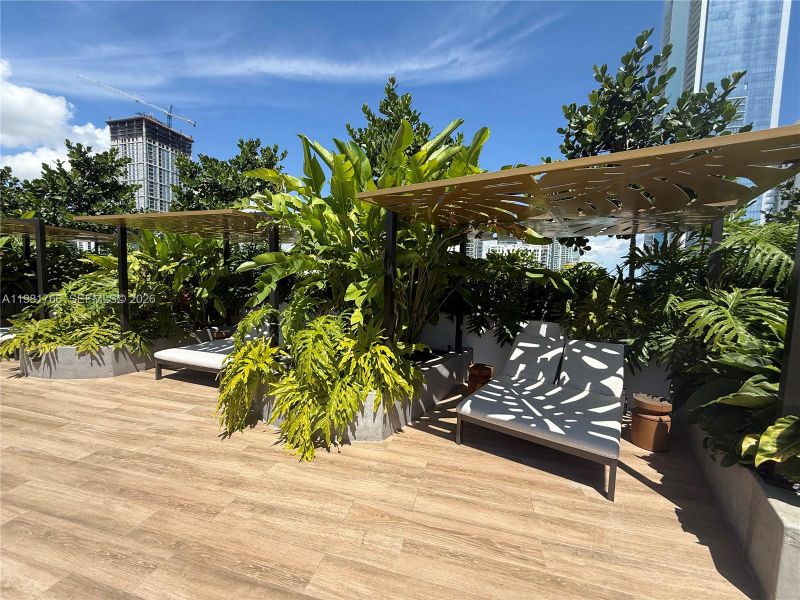 Community amenities in Aria Reserve, Miami (Image 67).