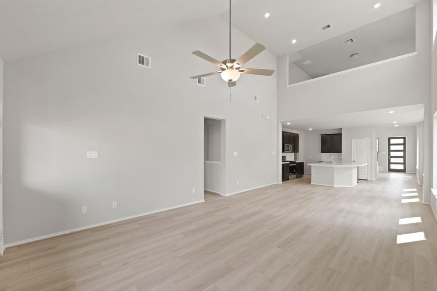 Spacious, unfurnished interior of a new home in The Trails, New Caney (Image 23).