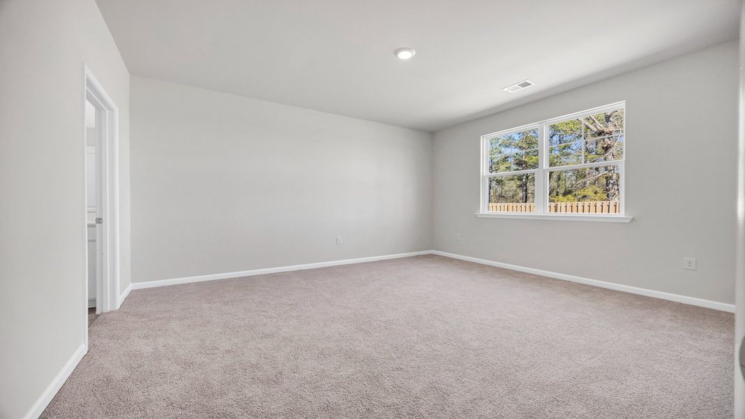 Spacious, unfurnished interior of a new home in Sease's Pond, Gilbert (Image 18).