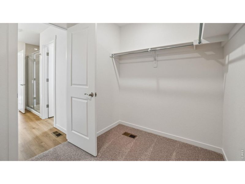 Spacious, unfurnished interior of a new home in Granary, Johnstown (Image 17).