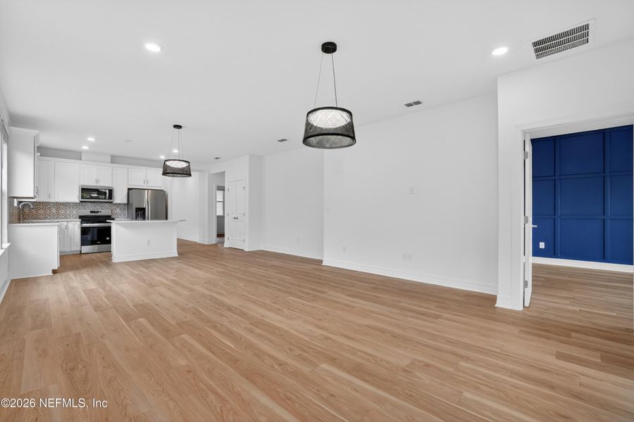 Spacious, unfurnished interior of a new home in Del Webb Wildlight, Wildlight (Image 33). Spacious, unfurnished interior of a new home in Del Webb Wildlight, Wildlight (Image 33).