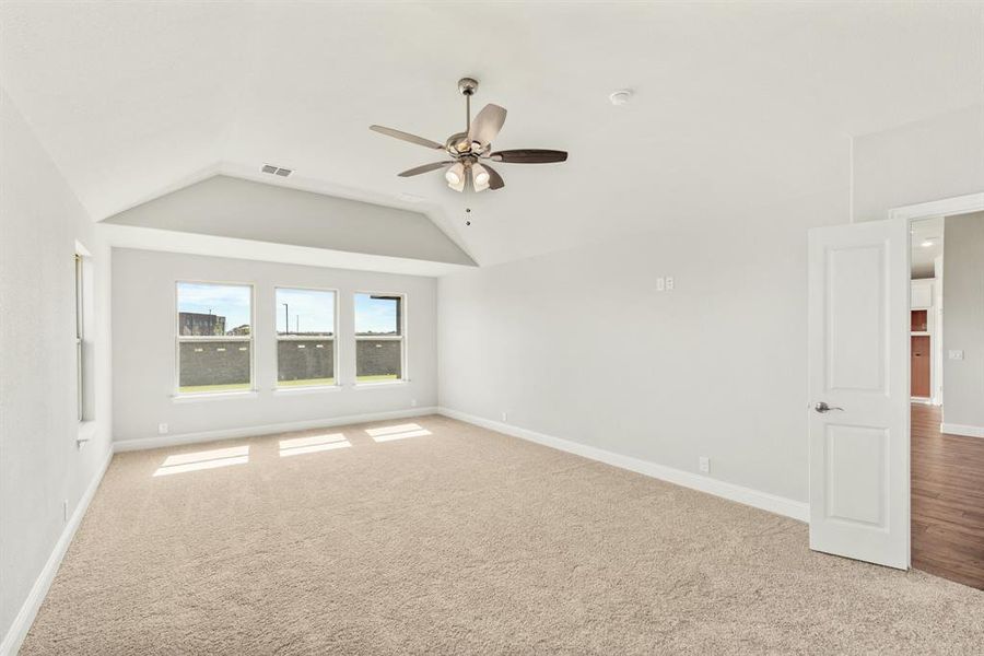 Spacious, unfurnished interior of a new home in Silo Mills Classic 70, Cleburne (Image 25).