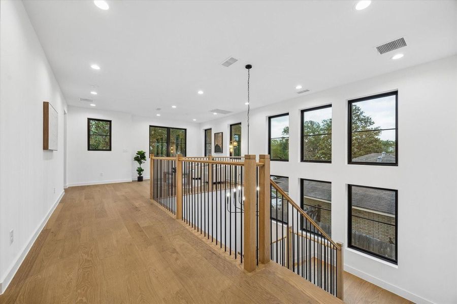 Spacious, unfurnished interior of a new home in , Houston (Image 28).