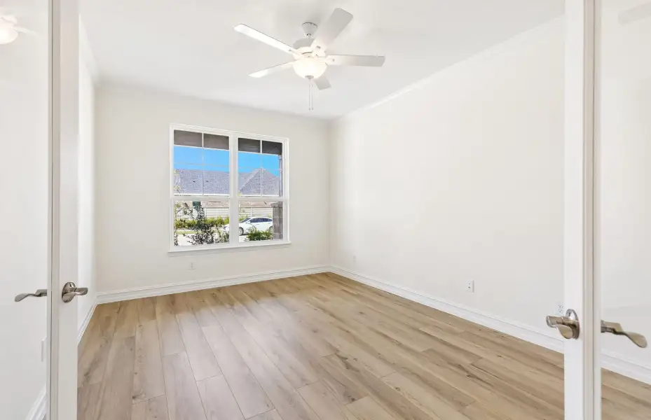 Spacious, unfurnished interior of a new home in Treeline, Justin (Image 15).