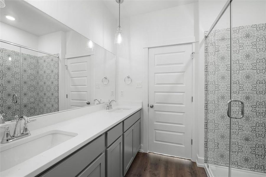 Please note: These interior photos are not of the actual home but are of a completed one with a similar floor plan. Finishes, features, and layouts may vary. Please note: These interior photos are not of the actual home but are of a completed one with a similar floor plan. Finishes, features, and layouts may vary.