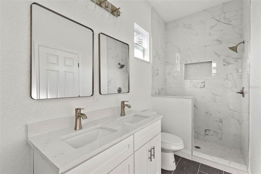 Furnished interior view inside a new home in , Bradenton (Image 10).