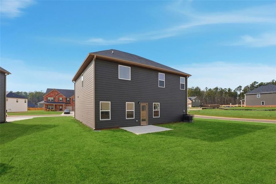 Exterior details and patio area of a home in Fern Dale, Fairburn (Image 3).