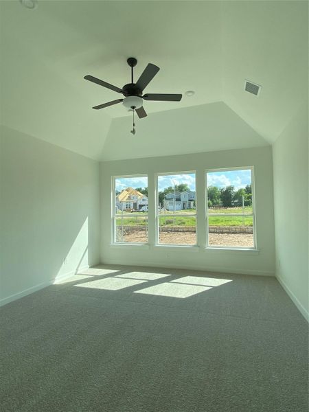 Spacious, unfurnished interior of a new home in Sauls Ranch East, Round Rock (Image 4).