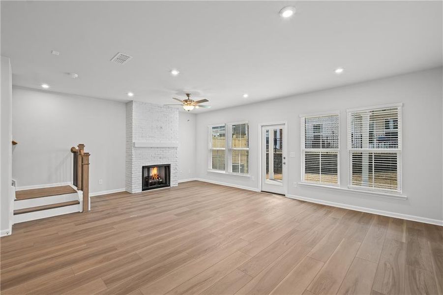 Spacious, unfurnished interior of a new home in Adler Springs, Powder Springs (Image 15).