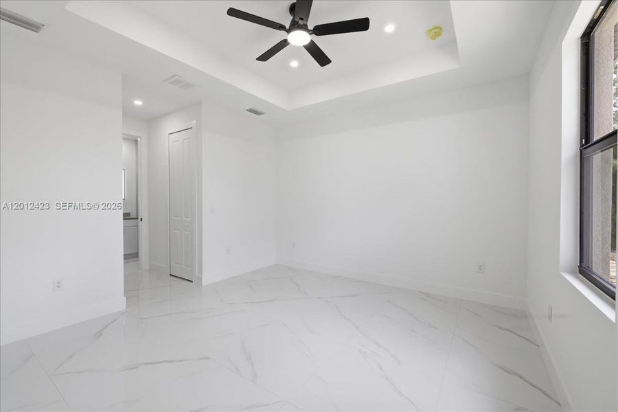 Spacious, unfurnished interior of a new home in , Lehigh Acres (Image 38).