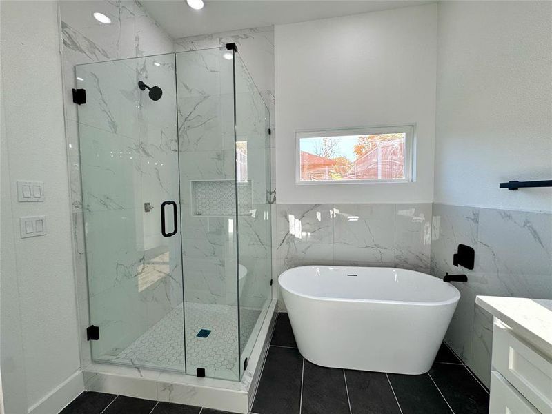 Spacious, unfurnished interior of a new home in , Greenville (Image 21).