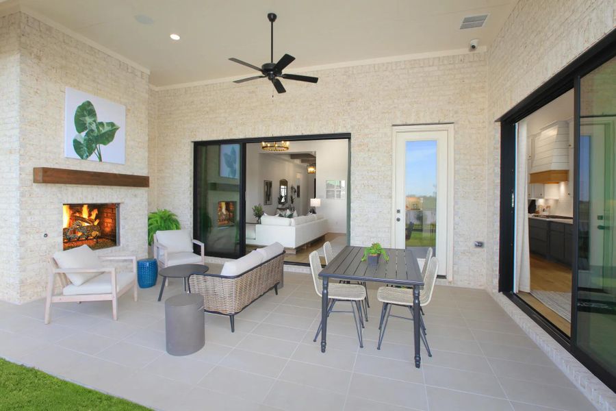 Overlook E Outdoor Living Area