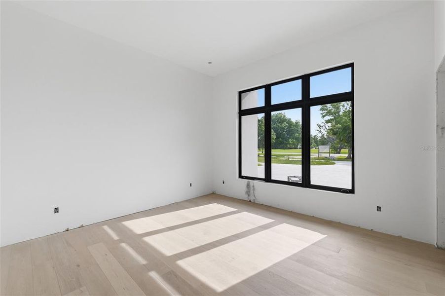 Spacious, unfurnished interior of a new home in Stonelake Ranch, Thonotosassa (Image 19).