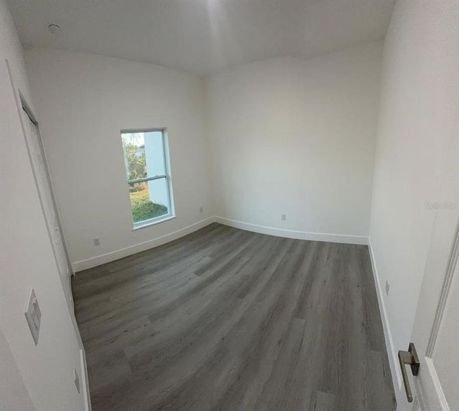 Spacious, unfurnished interior of a new home in , Sebring (Image 11).