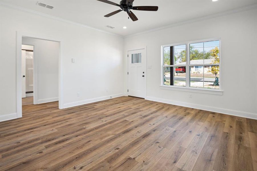 Spacious, unfurnished interior of a new home in , Sulphur Springs (Image 23).