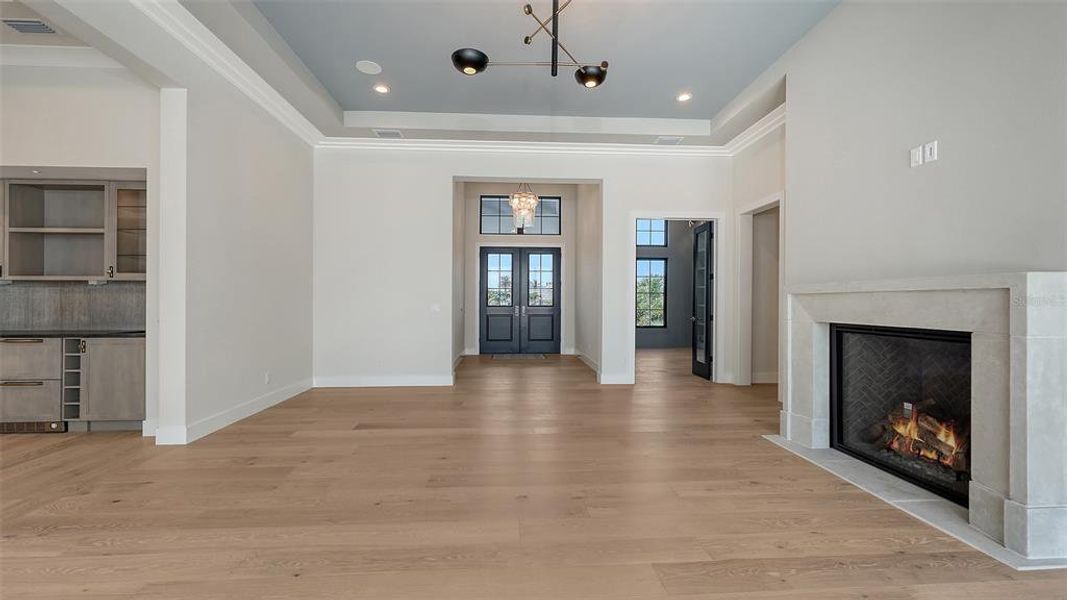 Spacious, unfurnished interior of a new home in , Longboat Key (Image 59).