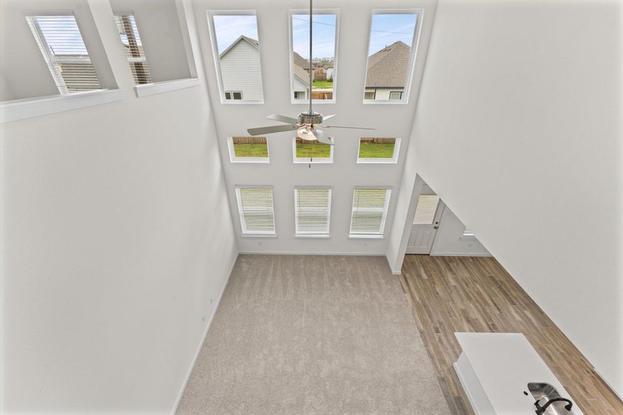 Spacious, unfurnished interior of a new home in , Angleton (Image 13).