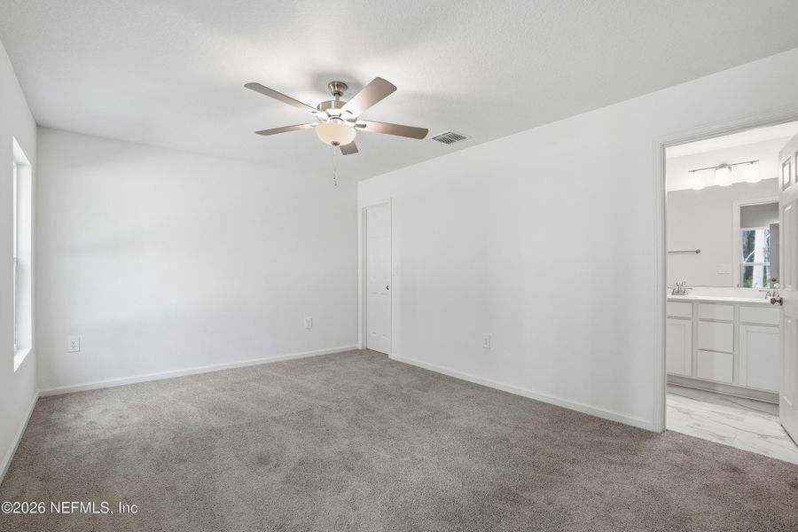 Spacious, unfurnished interior of a new home in , Jacksonville (Image 23).