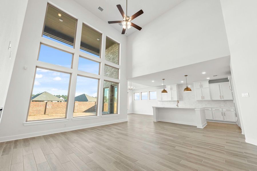 Representative image. Features, selections and colors may vary.