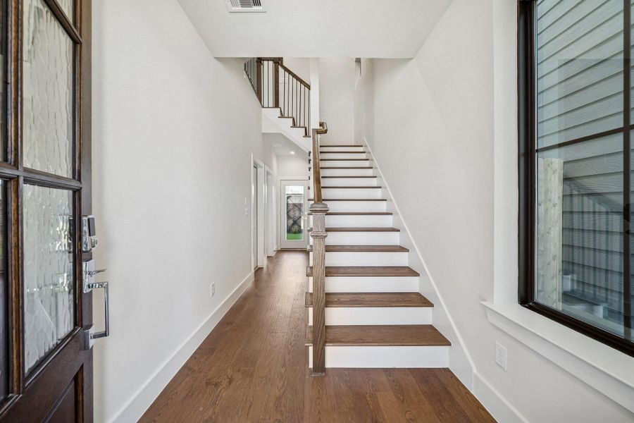 Spacious, unfurnished interior of a new home in Spring Valley Creek, Houston (Image 22).