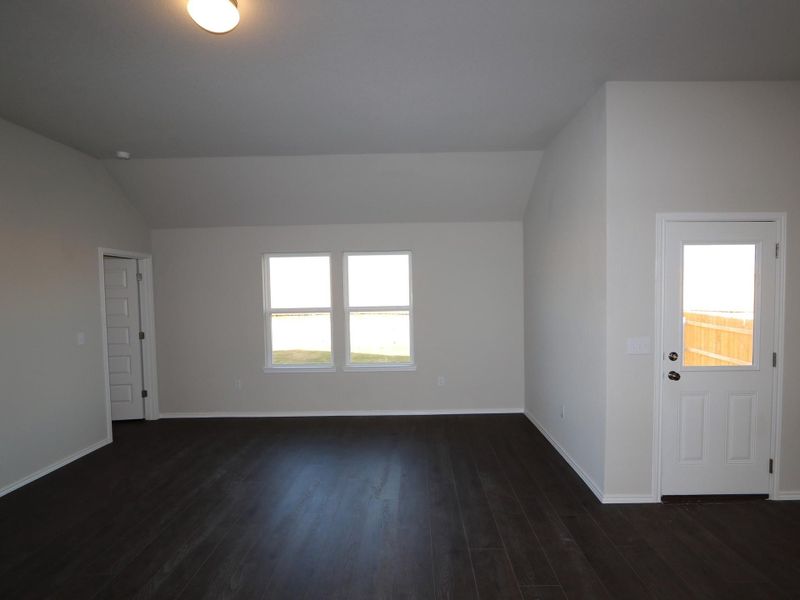 Spacious, unfurnished interior of a new home in Cascades at Onion Creek, Austin (Image 9).