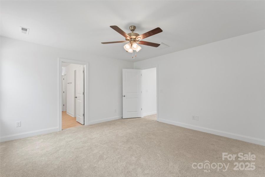 Spacious, unfurnished interior of a new home in , Kannapolis (Image 18).