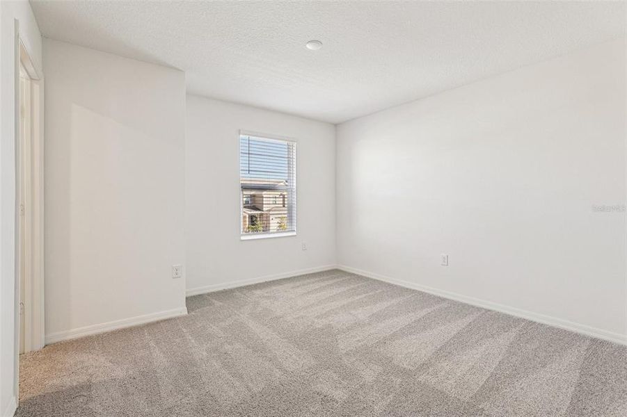 Spacious, unfurnished interior of a new home in , Lake Wales (Image 14).
