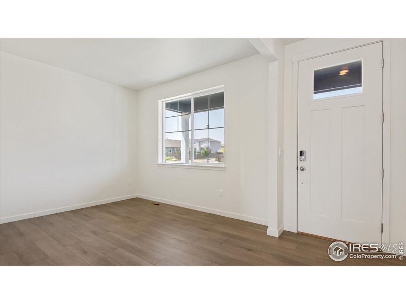 Spacious, unfurnished interior of a new home in Vantage, Berthoud (Image 21).