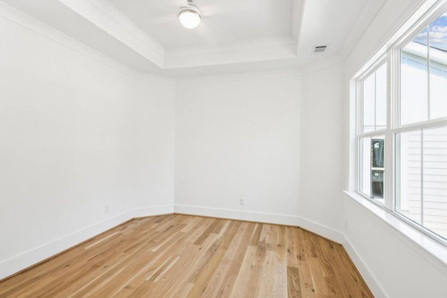 Spacious, unfurnished interior of a new home in , Marietta (Image 19).