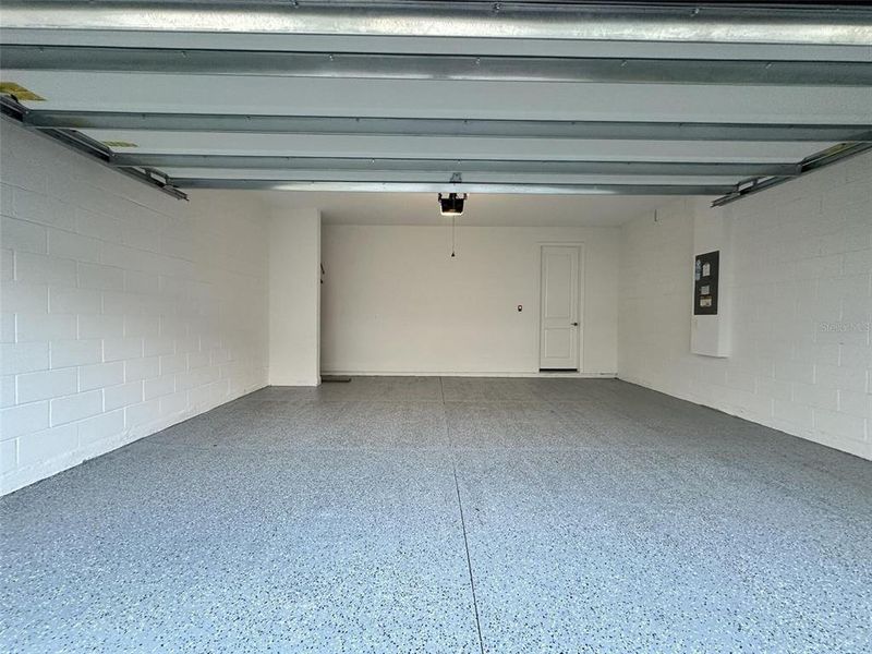 Spacious, unfurnished interior of a new home in Silverleaf Reserve Bungalows, Winter Garden (Image 32).