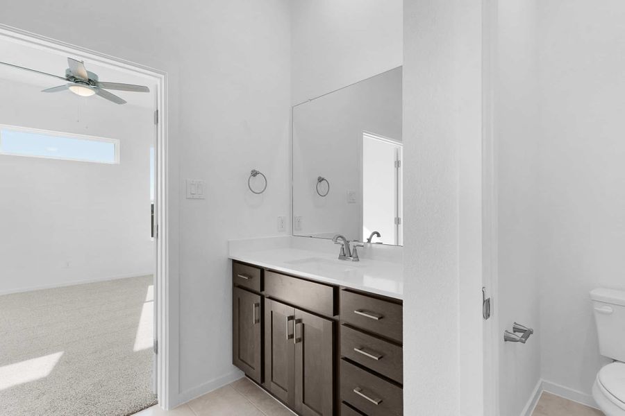 Furnished interior view inside a new home in Highland Village, Georgetown (Image 7).