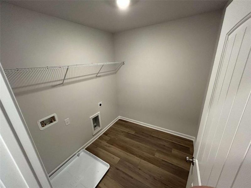 Spacious, unfurnished interior of a new home in , Cartersville (Image 7).