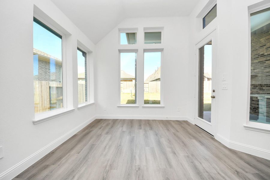 Spacious, unfurnished interior of a new home in ARTAVIA, Conroe (Image 27).