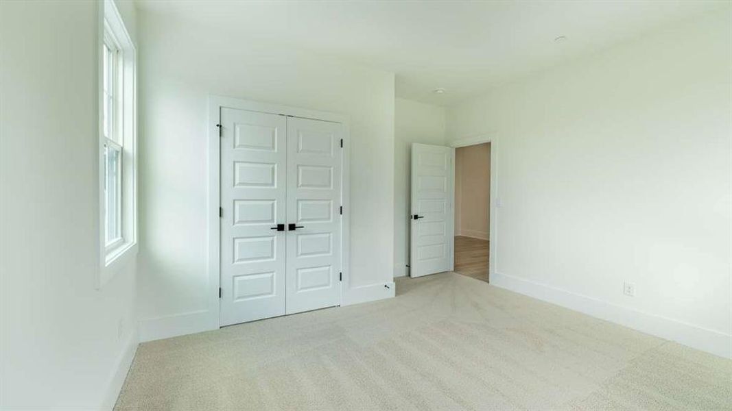 Spacious, unfurnished interior of a new home in The Village at Sandy Plains, Marietta (Image 21). Spacious, unfurnished interior of a new home in The Village at Sandy Plains, Marietta (Image 21).