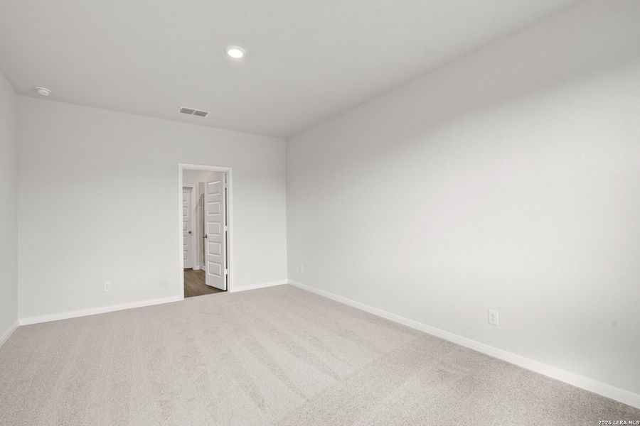 Spacious, unfurnished interior of a new home in Abbott Place, St. Hedwig (Image 17).