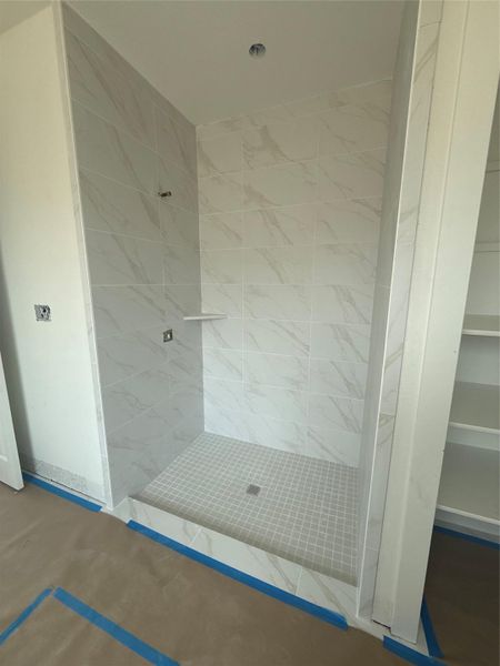 Spacious, unfurnished interior of a new home in Parkside on the River 60', Georgetown (Image 22).