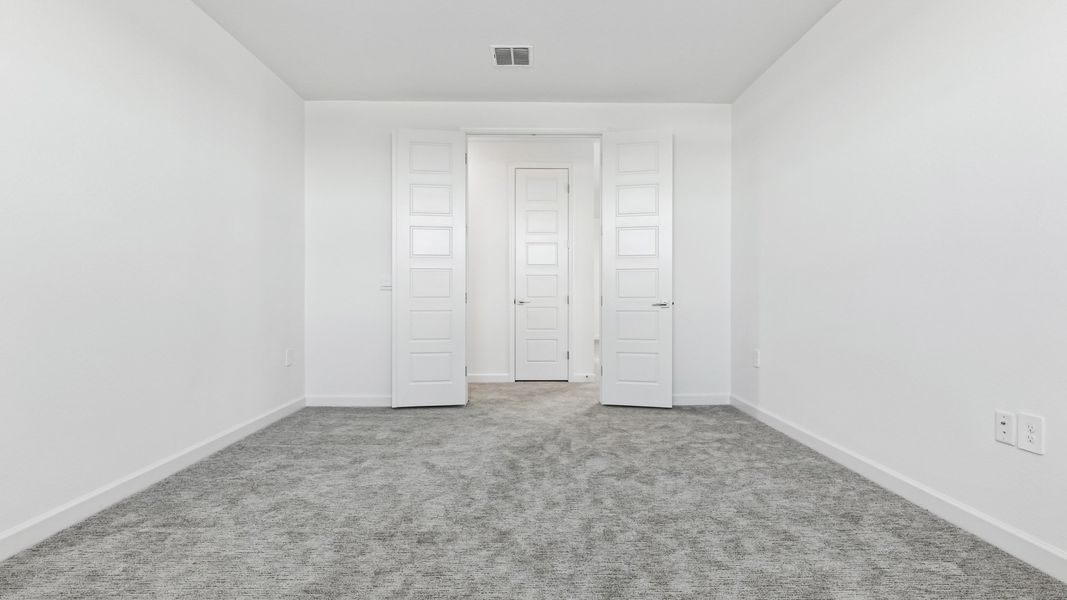 Spacious, unfurnished interior of a new home in Prada, Phoenix (Image 35).