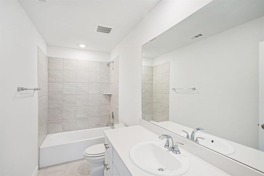 Photo is not of the actual home, but is an inspirational photo of builder’s model home and may depict options, furnishings, and/or decorator features that are not included. Photo is not of the actual home, but is an inspirational photo of builder’s model home and may depict options, furnishings, and/or decorator features that are not included.