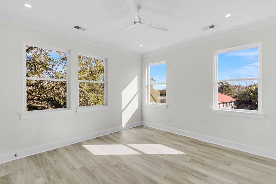 Spacious, unfurnished interior of a new home in , Charleston (Image 22).