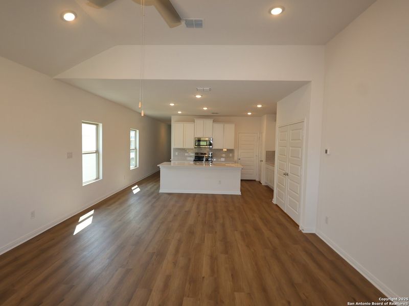 Spacious, unfurnished interior of a new home in Paloma Park, Converse (Image 27). Spacious, unfurnished interior of a new home in Paloma Park, Converse (Image 27).