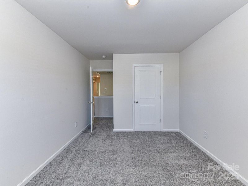 Spacious, unfurnished interior of a new home in Abrial Ridge, York (Image 31).