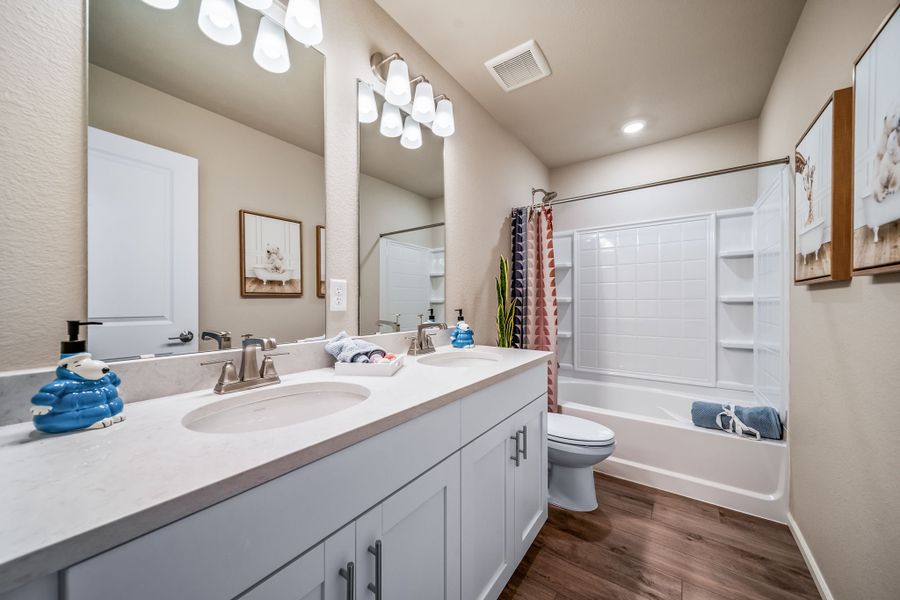 Furnished interior view inside a new home in Thompson River Ranch, Johnstown (Image 14).