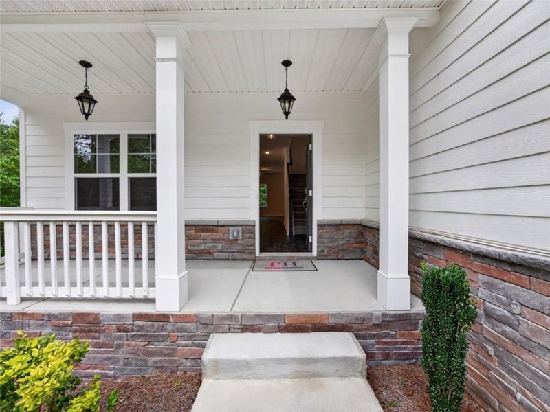 Exterior details and patio area of a home in , Dallas (Image 24).