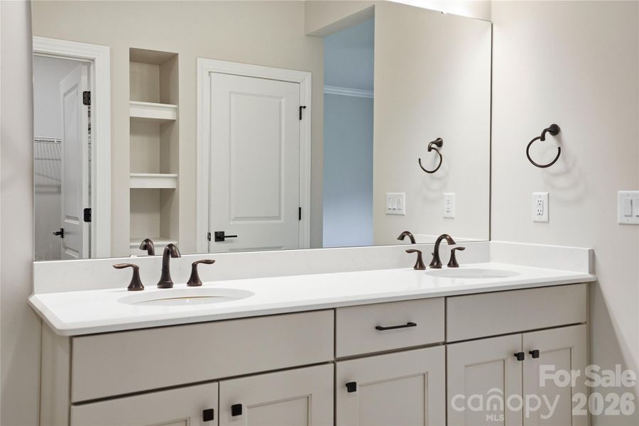 DOUBLE SINKS IN PRIMARY BATH DOUBLE SINKS IN PRIMARY BATH